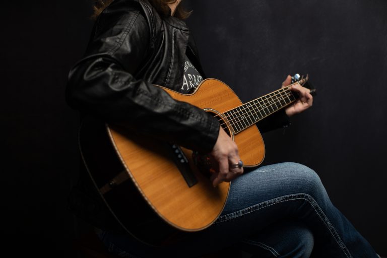 Sarah Peterson, Minnesota Songwriter • Music for Ads TV • Film • Movie • Artist Release